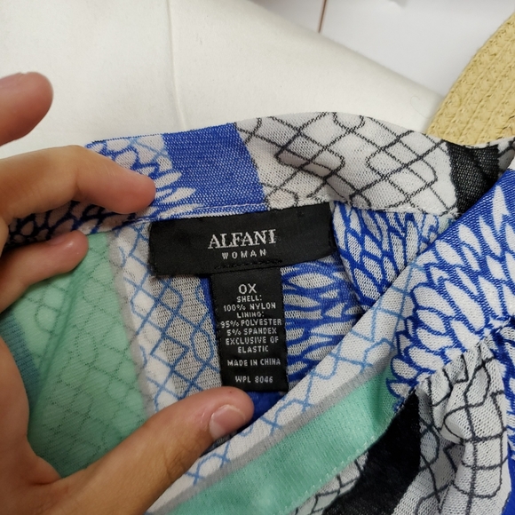 New Alfani Blouse - Picture 4 of 5